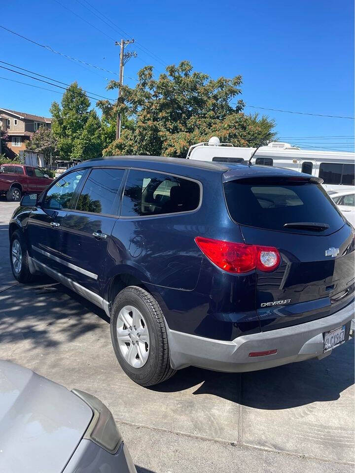 2010 Chevrolet Traverse for sale at National Auto Sales in Mountain View, CA