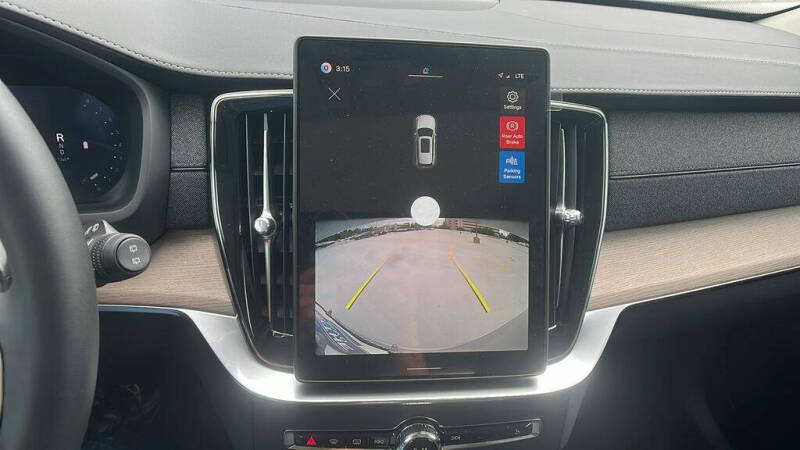 2026 Volvo XC90 B5 Core