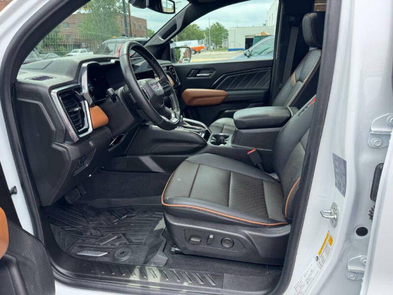 2025 GMC Canyon AT4