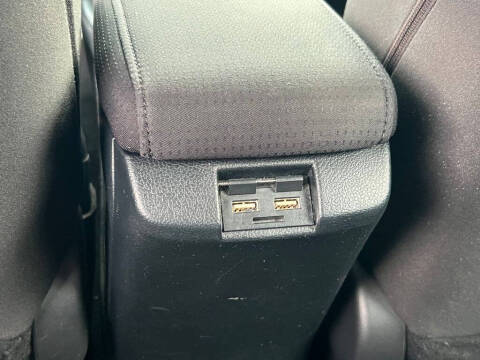 2022 Toyota Prius LE