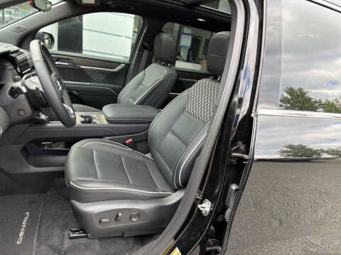 2024 GMC Acadia Denali