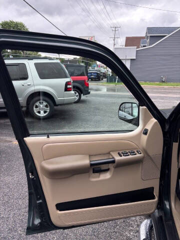2004 Ford Explorer Sport Trac XLT