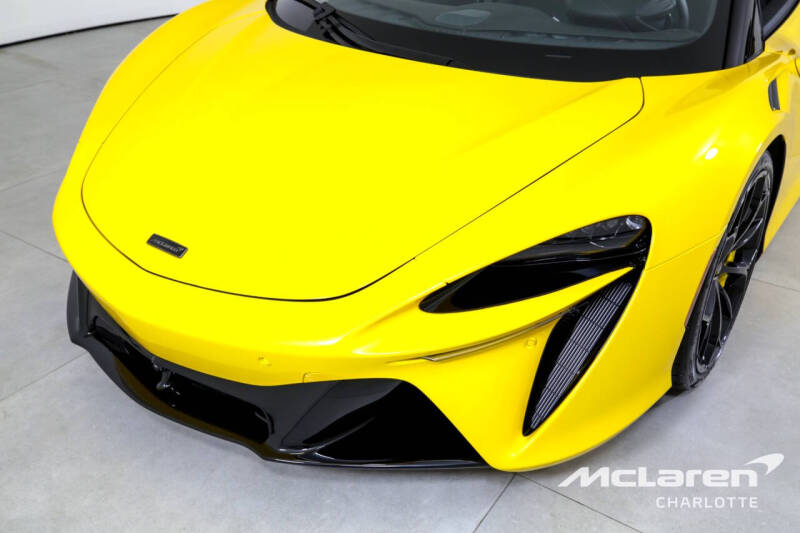 2025 McLaren Artura Spider