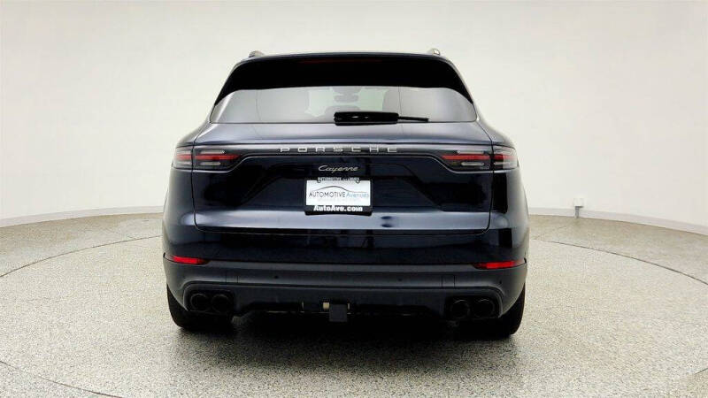 2023 Porsche Cayenne Platinum Edition