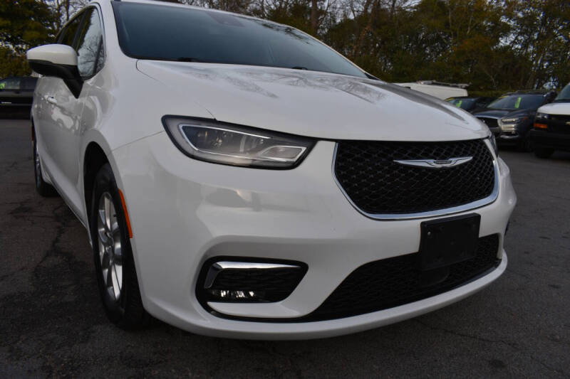 2023 Chrysler Pacifica Touring L