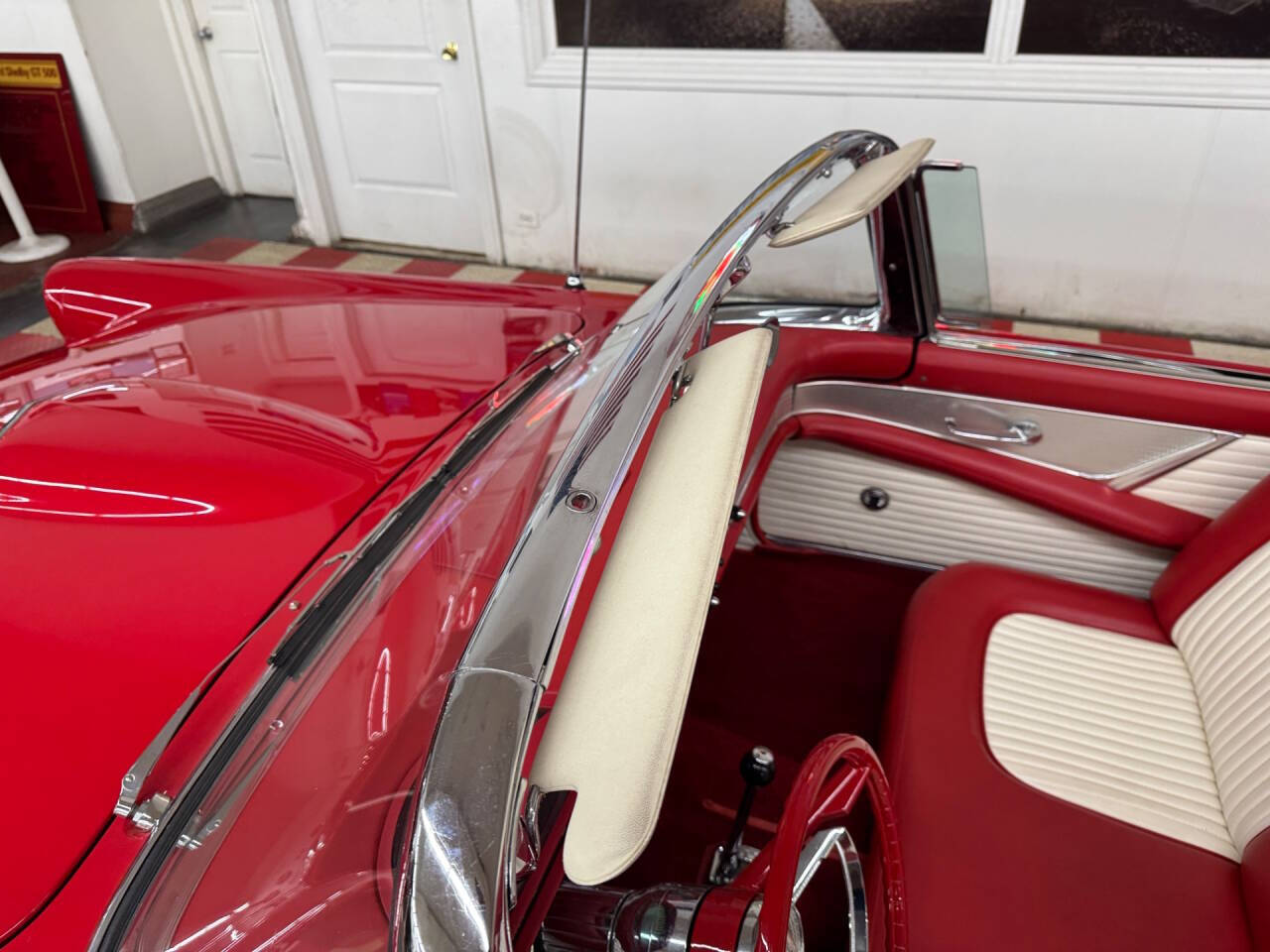 1956 Ford Thunderbird 27