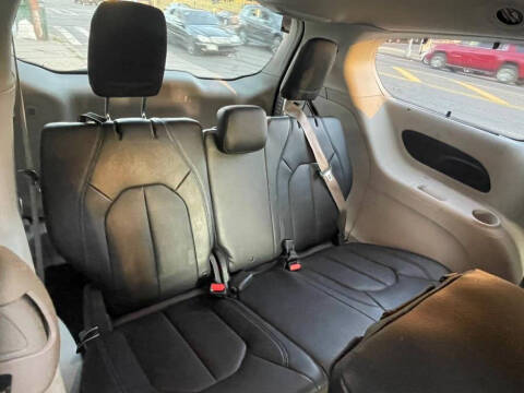 2021 Chrysler Pacifica Touring L