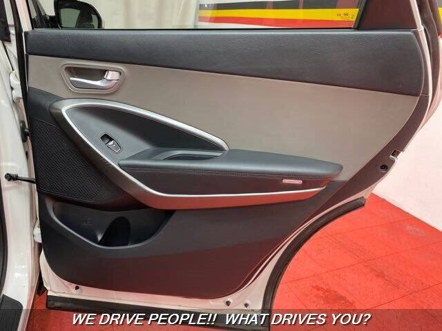 2017 Hyundai Santa Fe SE