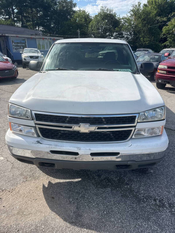 2007 Chevrolet Silverado Classic 1500 null photo 3