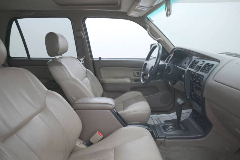 2002 Toyota 4Runner SR5