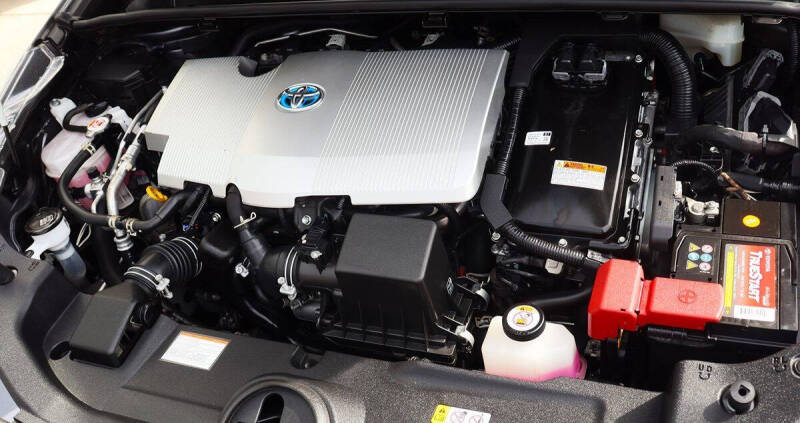 2022 Toyota Prius LE