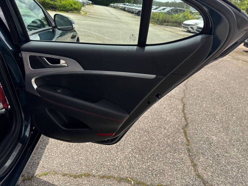 2023 Genesis G70