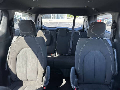 2023 Chrysler Pacifica Touring