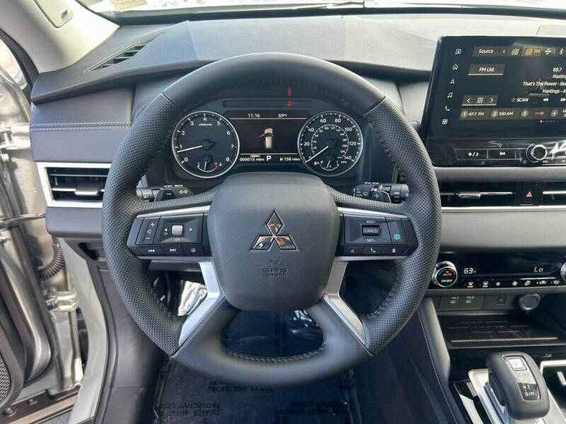 2025 Mitsubishi Outlander SE