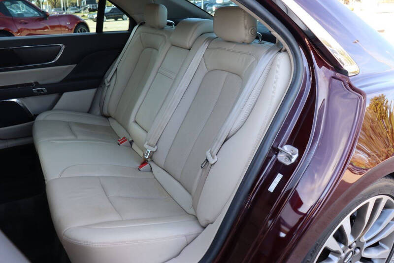 2018 Lincoln Continental Select