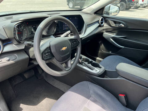 2025 Chevrolet Trax LS