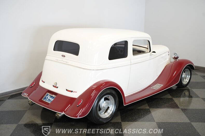 1933 Ford Victoria