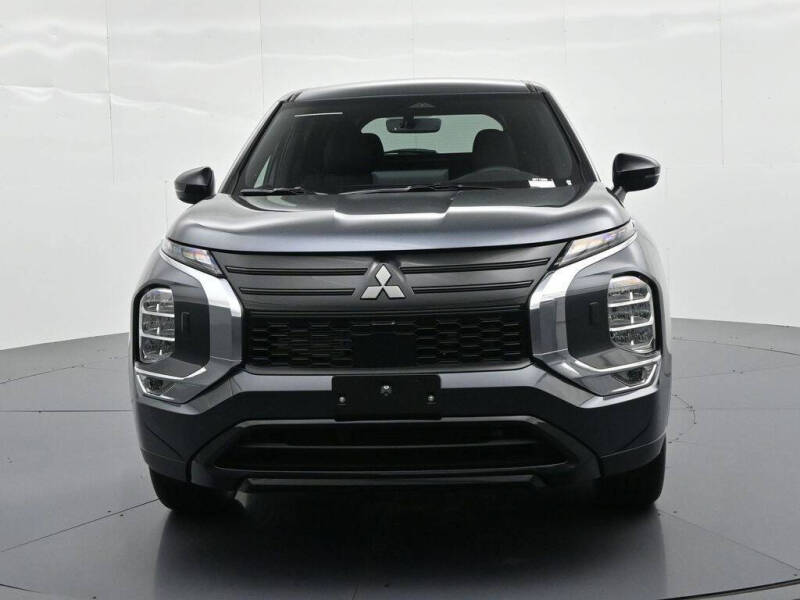 2026 Mitsubishi Outlander LE