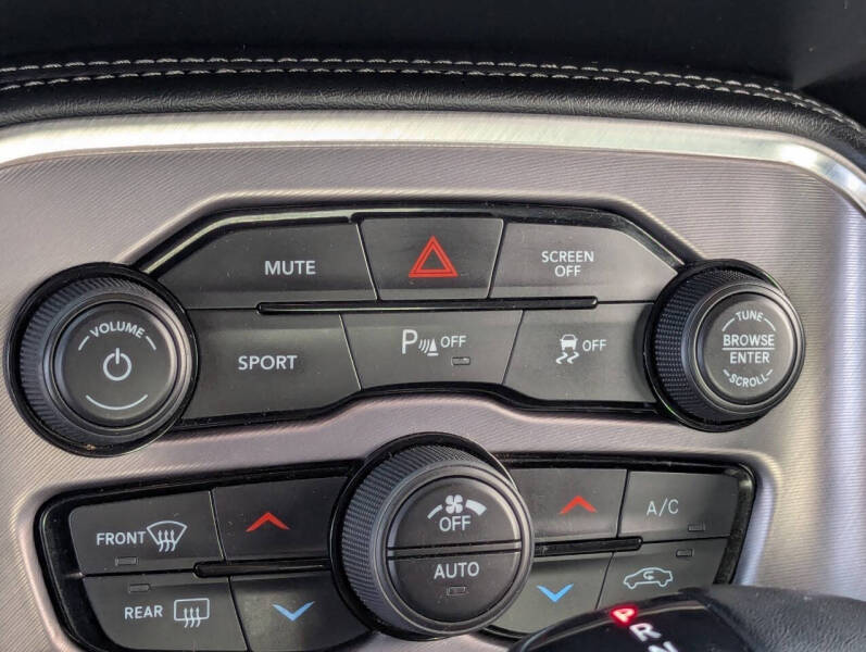 2022 Dodge Challenger SXT