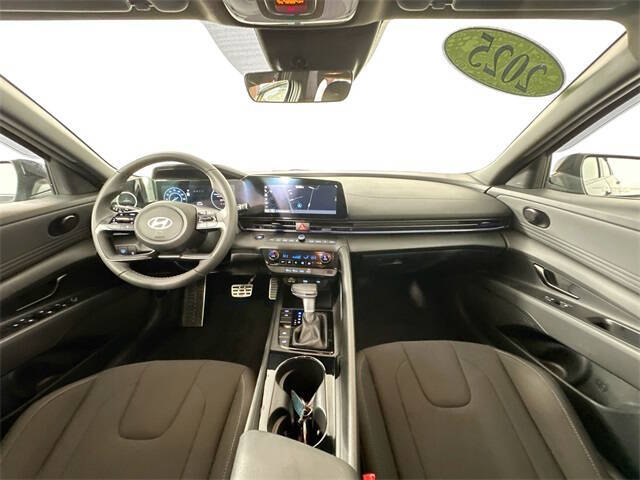 2025 Hyundai Elantra Hybrid SEL Sport