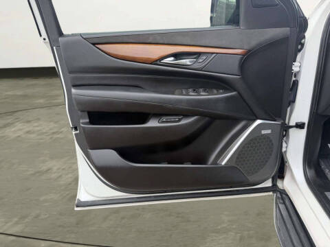 2017 Cadillac Escalade ESV Luxury