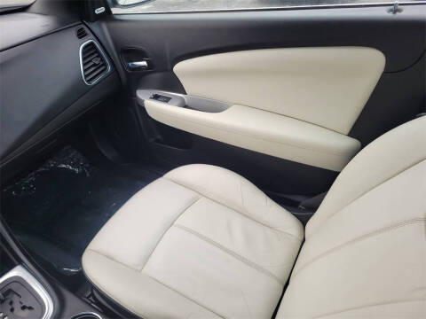 2012 Chrysler 200 Limited