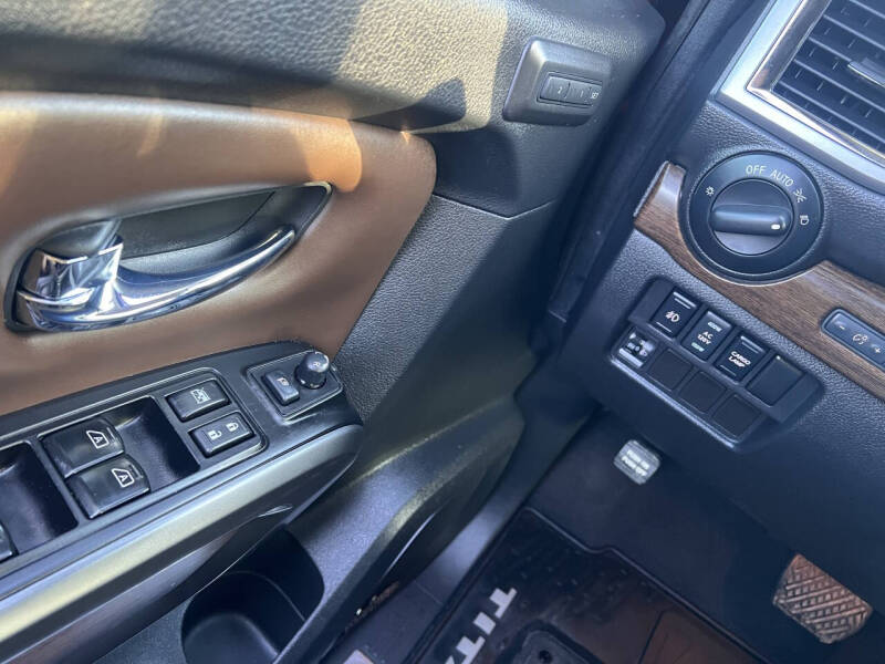 2017 Nissan Titan Platinum Reserve