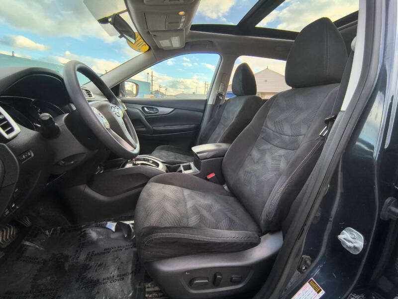 2016 Nissan Rogue SV