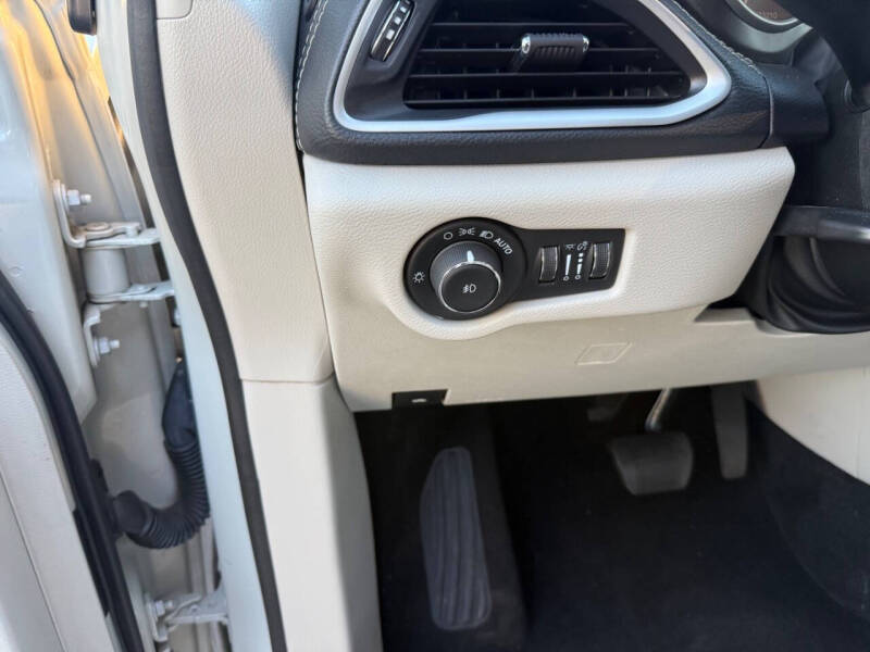 2021 Chrysler Pacifica Hybrid Touring L
