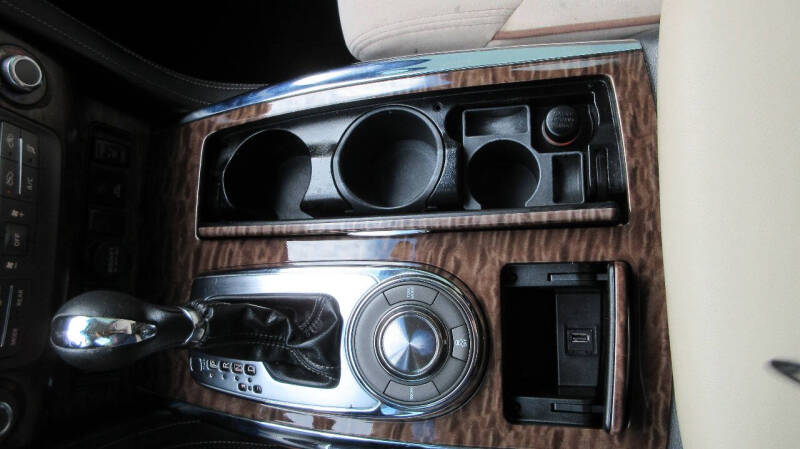 2017 Nissan Armada SV