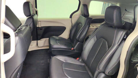 2022 Chrysler Pacifica Hybrid Touring L