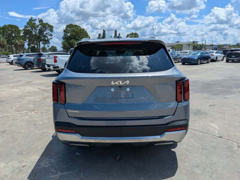 2025 Kia Sorento S