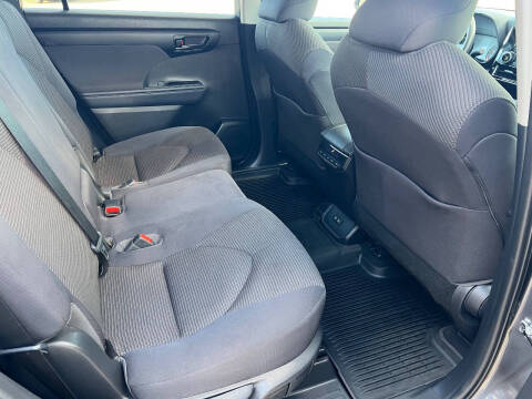 2021 Toyota Highlander LE