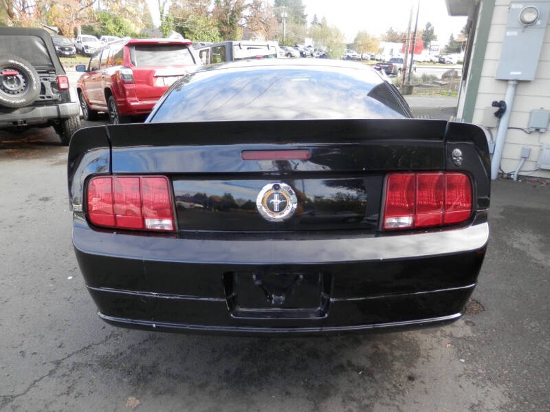 2006 Ford Mustang V6 Deluxe