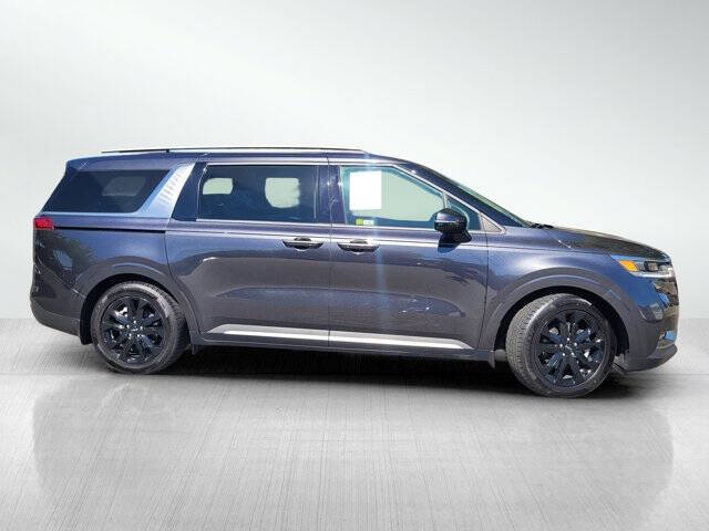 2024 Kia Carnival SX