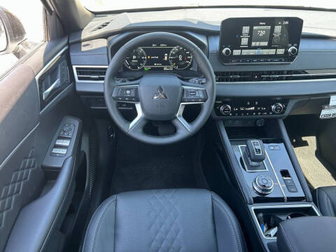 2025 Mitsubishi Outlander PHEV SEL