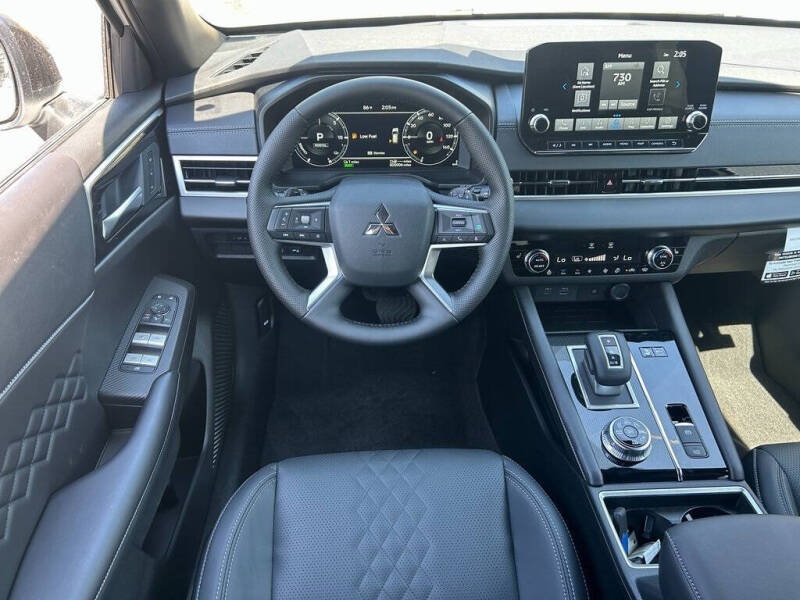 2025 Mitsubishi Outlander PHEV SEL