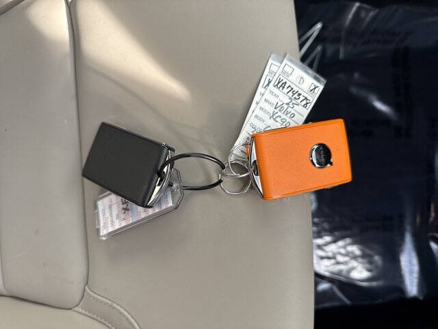 2025 Volvo XC90 B5 Plus Bright Theme 7P