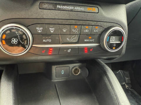 2020 Ford Escape SEL