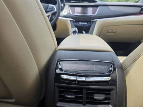 2018 Cadillac XT5 Premium Luxury