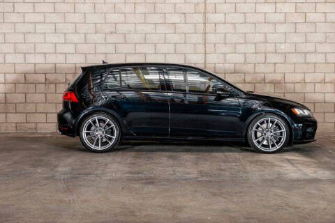 2017 Volkswagen Golf R 4Motion