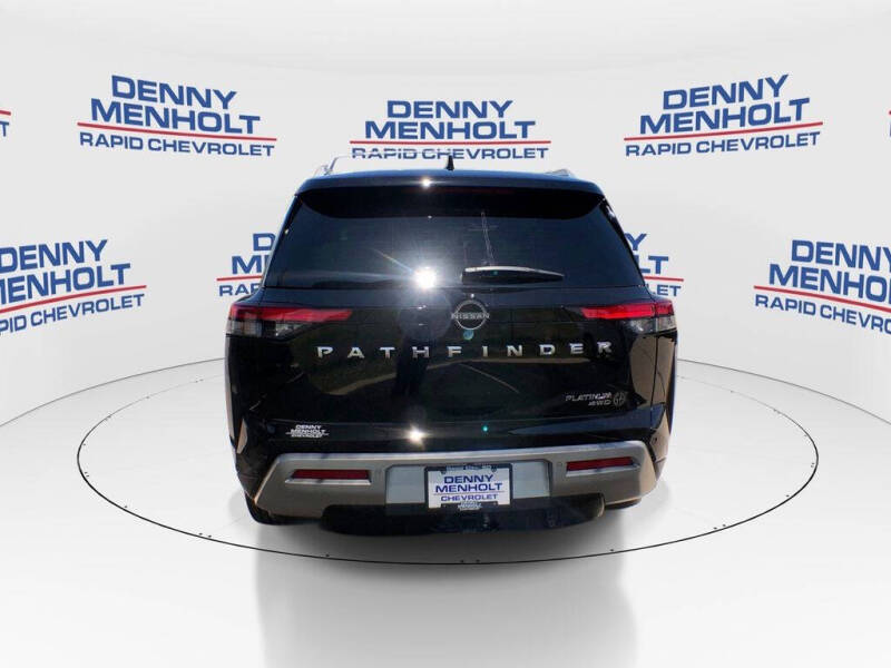 2023 Nissan Pathfinder Platinum