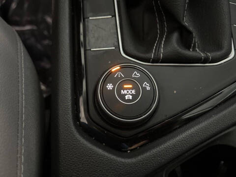 2024 Volkswagen Taos SE 4Motion