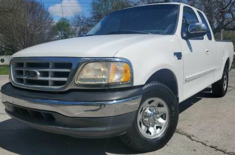 1999 Ford F-250 for sale at DFW Auto Leader in Lake Worth TX