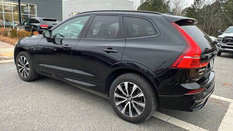 2024 Volvo XC60 B5 Core Dark Theme