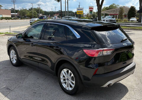 2020 Ford Escape SE