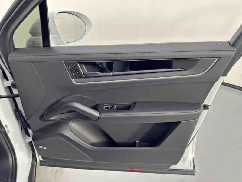 2024 Porsche Cayenne S