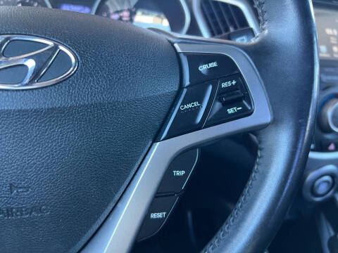 2017 Hyundai Veloster Value Edition