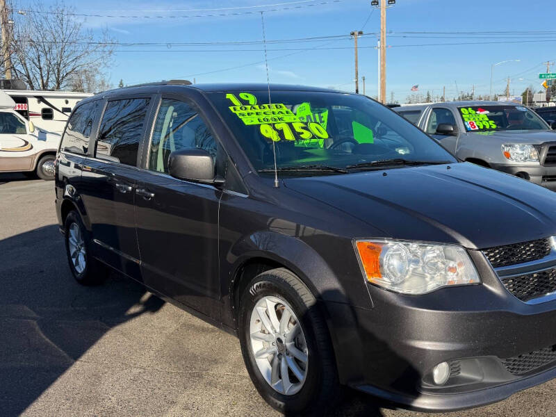 2019 Dodge Grand Caravan SXT's photo