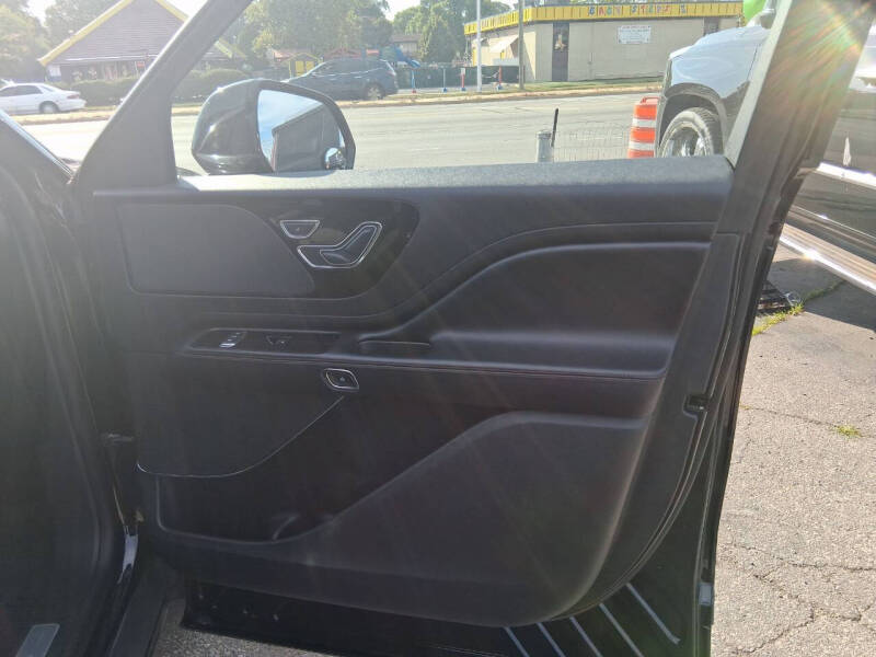 2022 Lincoln Aviator Livery